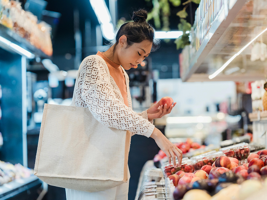 woman grocery shopping